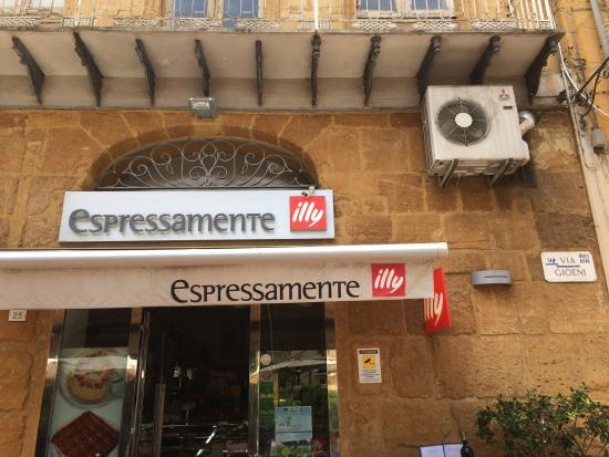 Bar Espressamente Illy